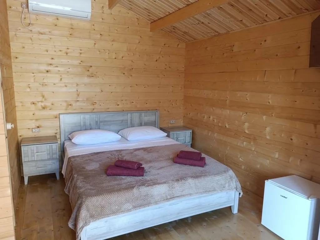 Уютный четырёхместный коттедж с удобствами