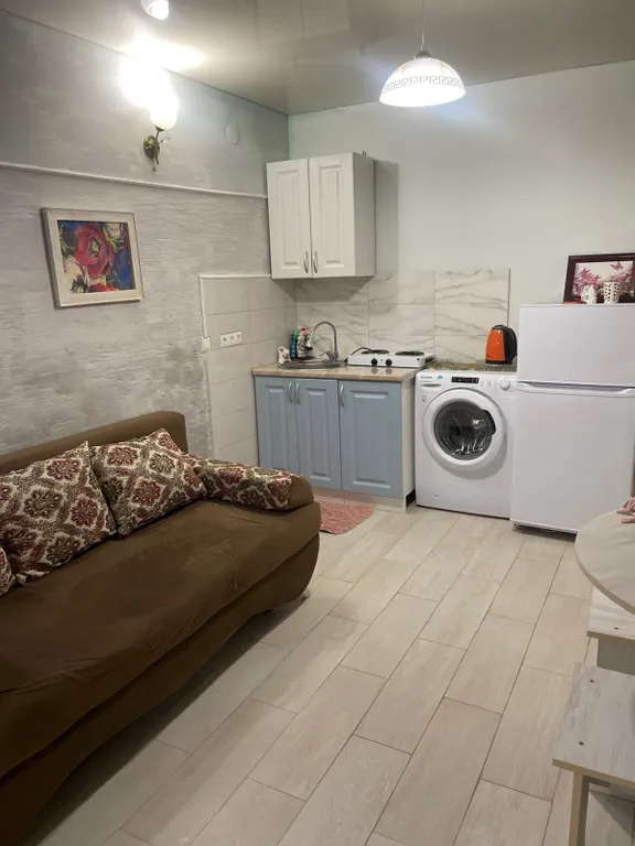 Отдельный домик студия в стиле лофт , со своей кухней и санузлом