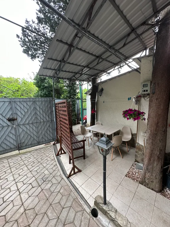 Уютный домик в Никитском саду