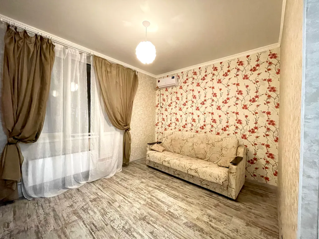 Студия с ремонтом в центре Левенцовки