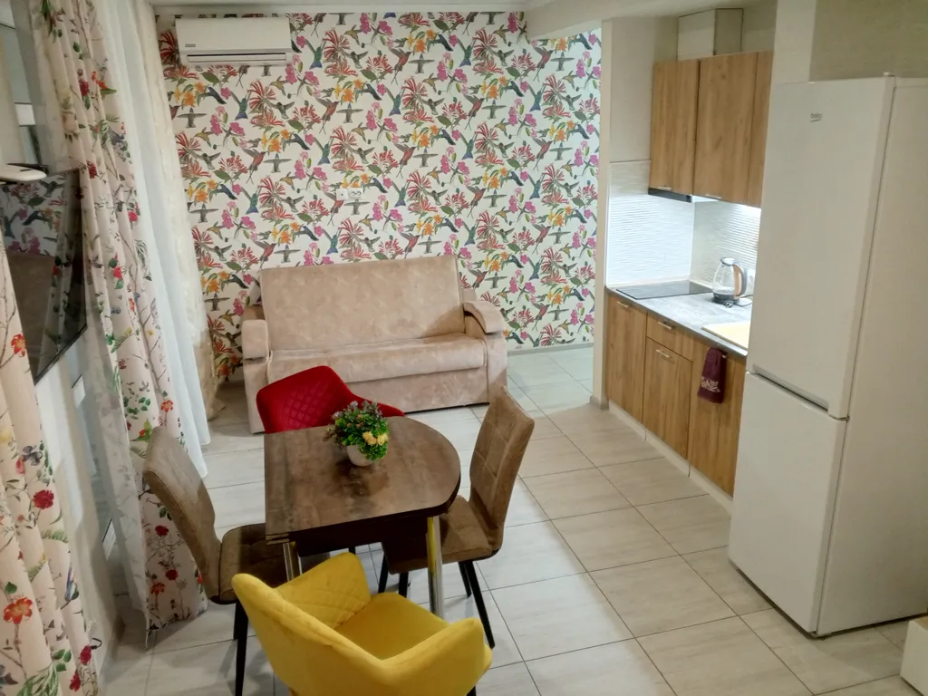 Светлая студия в тихом районе у моря