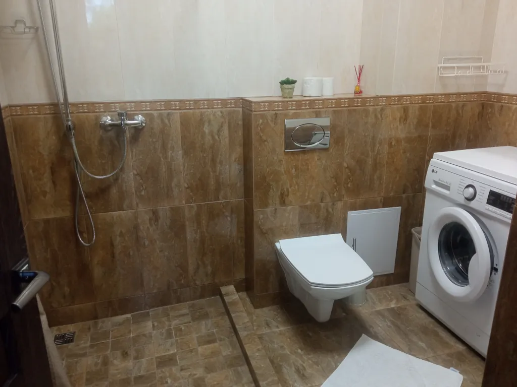 Двухкомнатная квартира с отдельной спальней 2.1