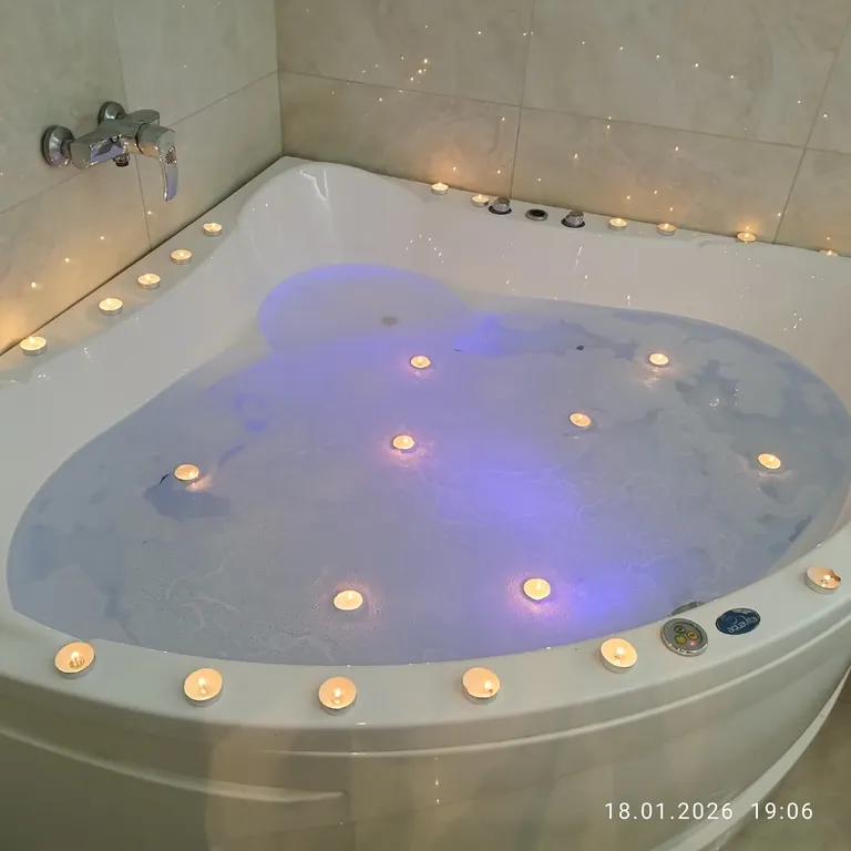 Уютная квартира с джакузи в высотке — аренда посуточно в Самара