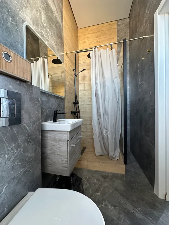 Дом с бассейном