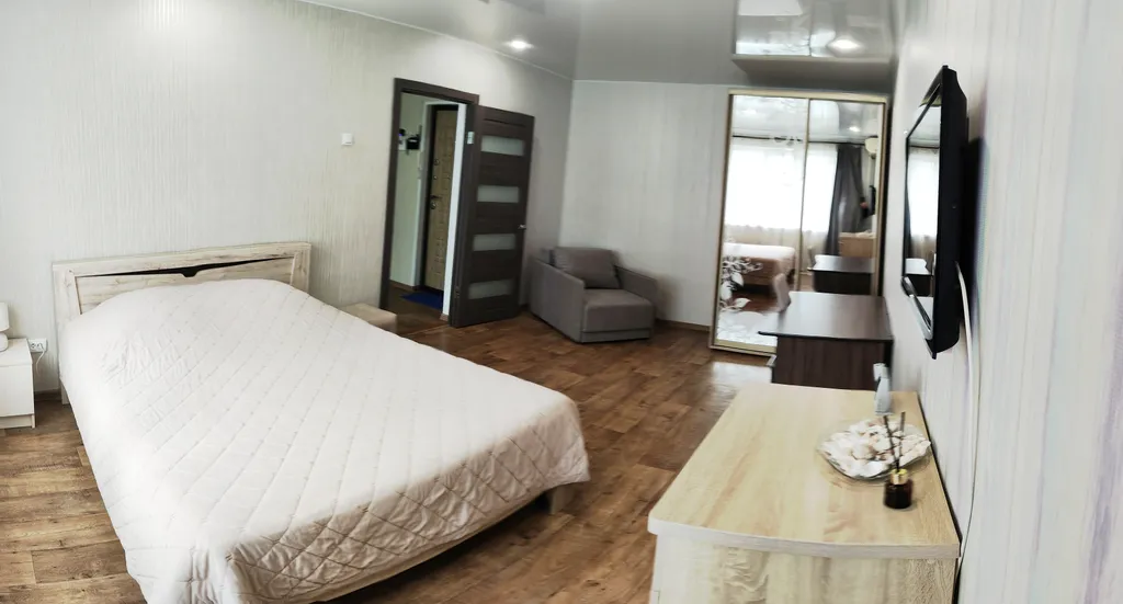 Большая, светла квартира, в тихом районе — аренда посуточно в Щёлкино