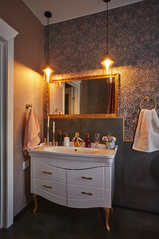 Уютный светлый дом в окружении природы