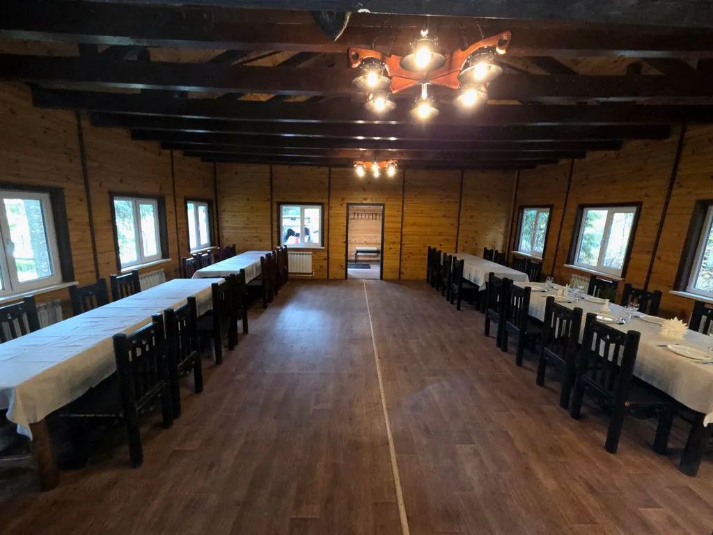 Бревенчатый коттедж Вип 1, 3 спальни на берегу озера Селигер