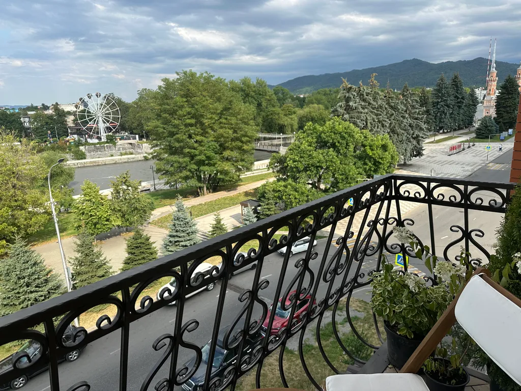 Уютная квартира в центре города с прекрасными рассветами и закатами — аренда посуточно в Владикавказ