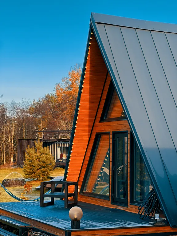 Коттедж Треугольный коттедж на берегу реки Лава — Ручьи