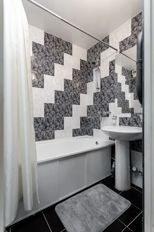 2-комнатная квартира возле ТЦ Планета