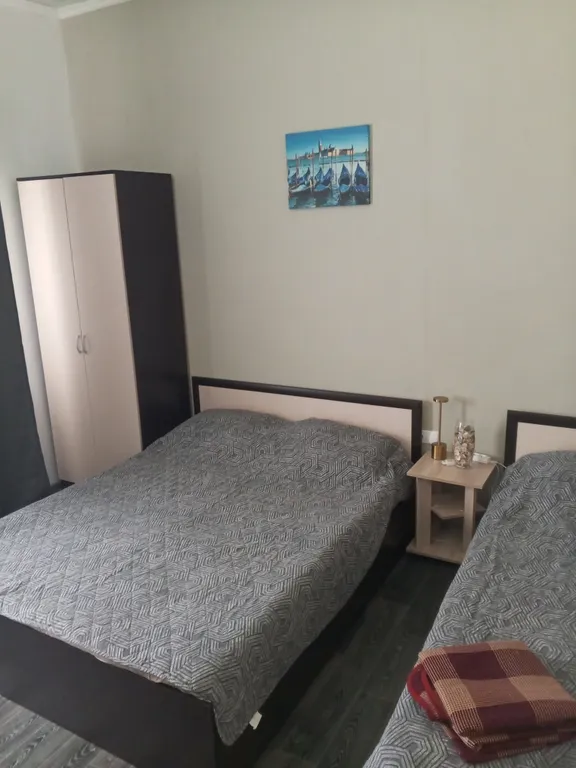 Уютный трёхместный номер на берегу моря