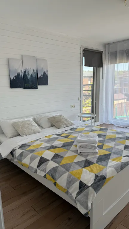 Коттедж Большой семейный дом с панорамными окнами у леса и озера — Семеновское