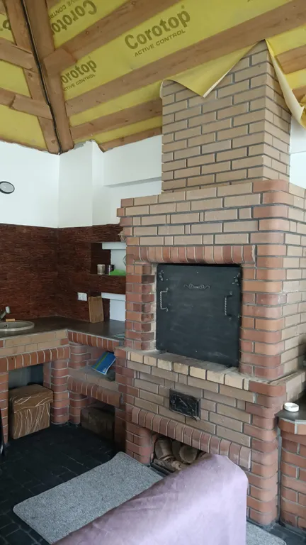 Новый коттедж для семейного отдыха в черте города