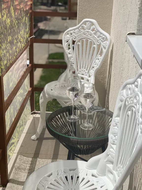 Белые горошины с видом на Marriott, горы, казино