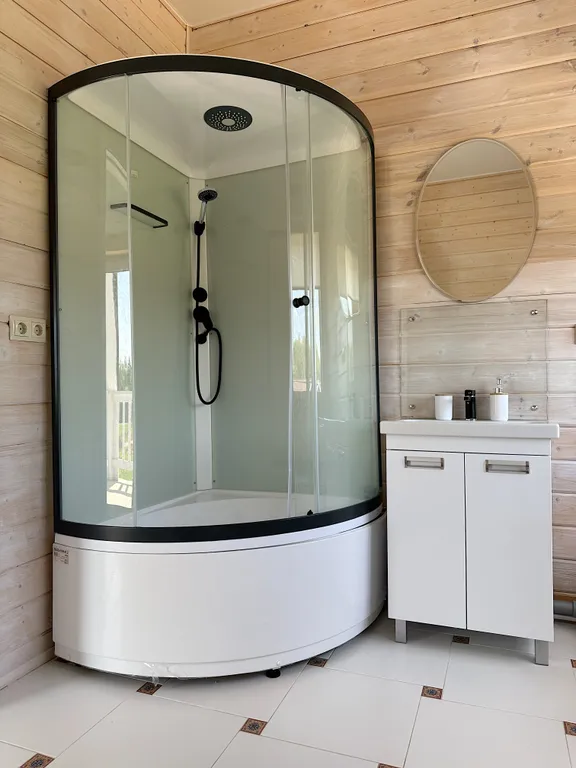 Коттедж с сауной с видом на лес