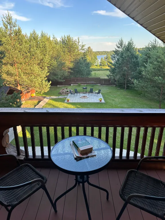 Гурница Хауз - уединенный дом на берегу озера