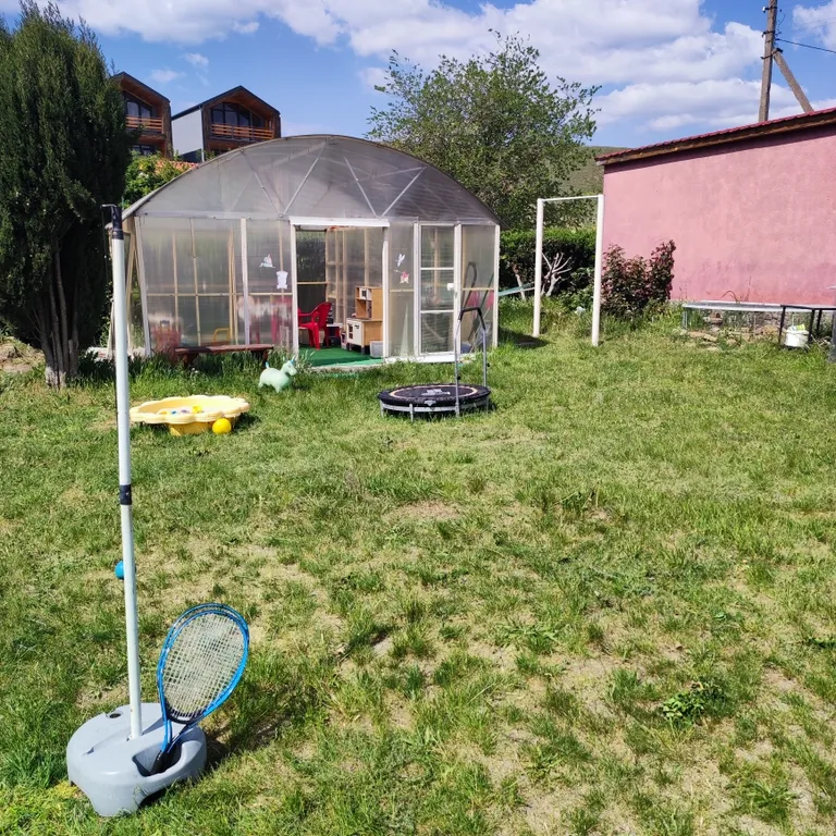 Уютный коттедж с бассейном с морской водой