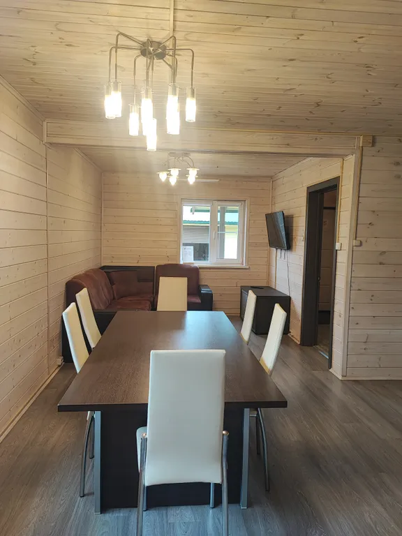 Просторный деревянный коттедж, половина дома, 2 этажа 1П