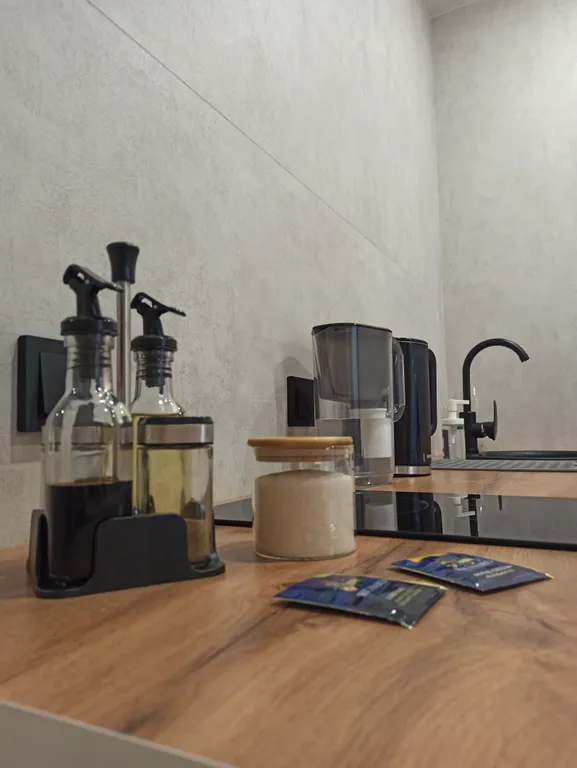 Высокая новостройка в центре города