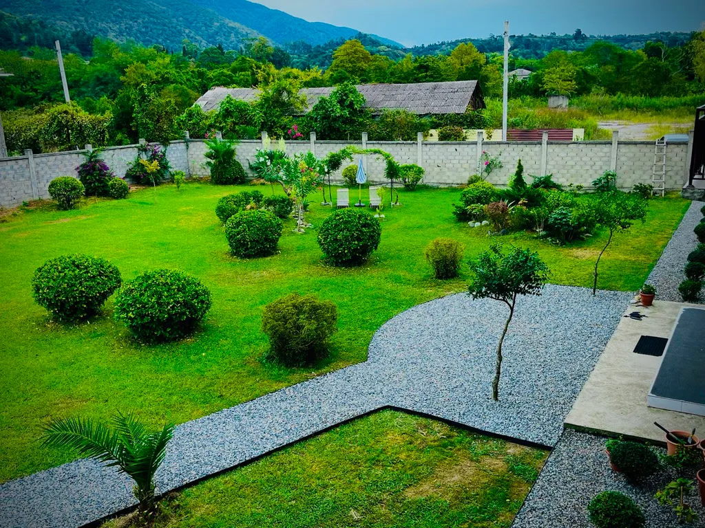 Полулюкс с балконом-террасой и панорамным видом на горы