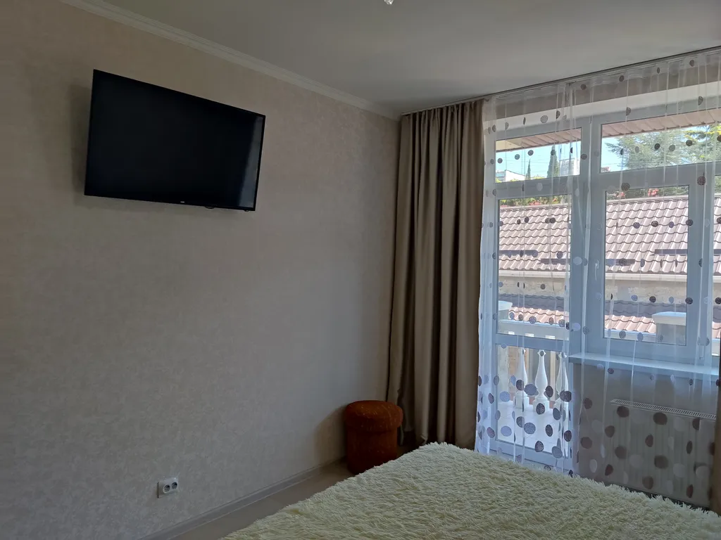 Дом со своим двором и парковкой