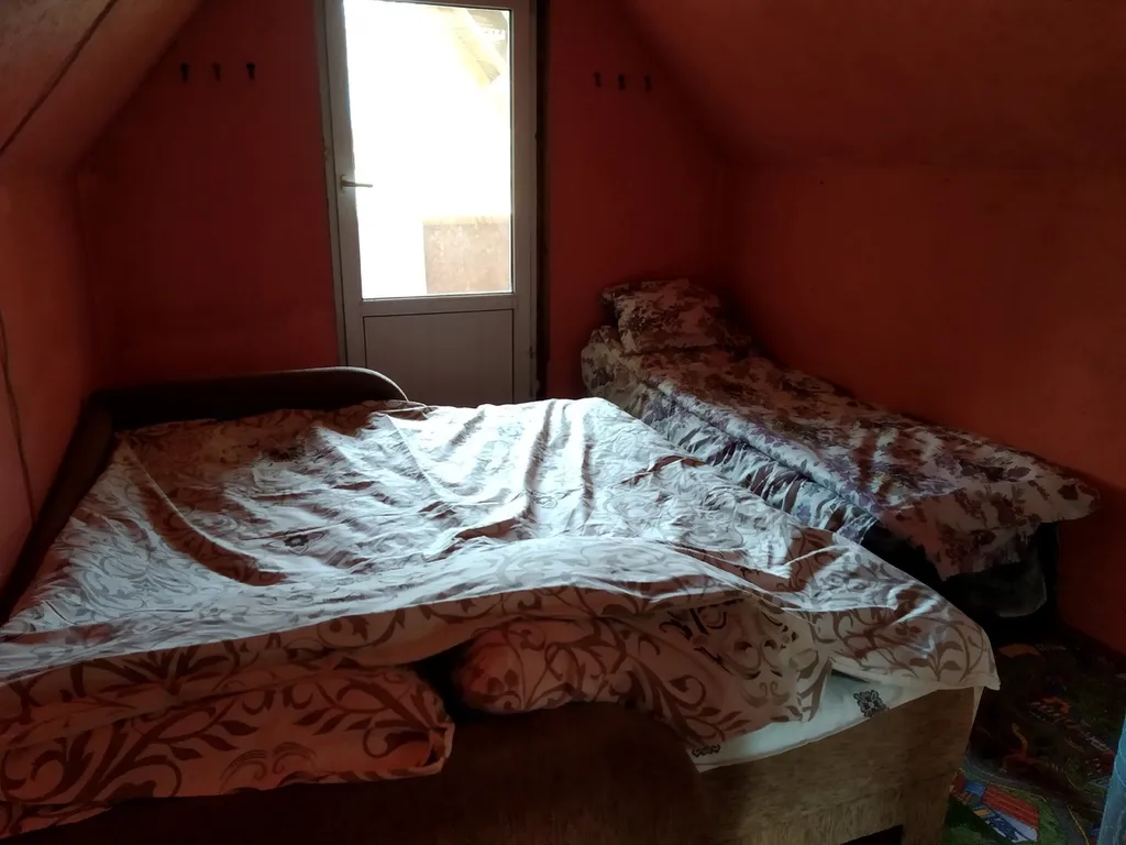 Тихое место рядом лес