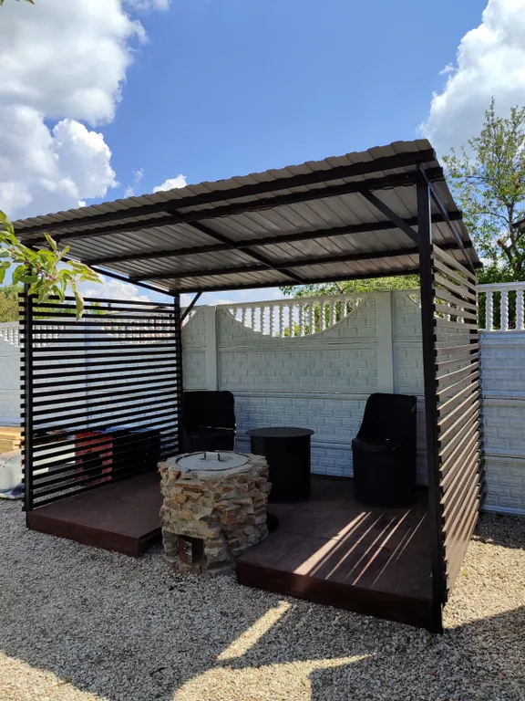 Дом с баней на территории частного домовладения