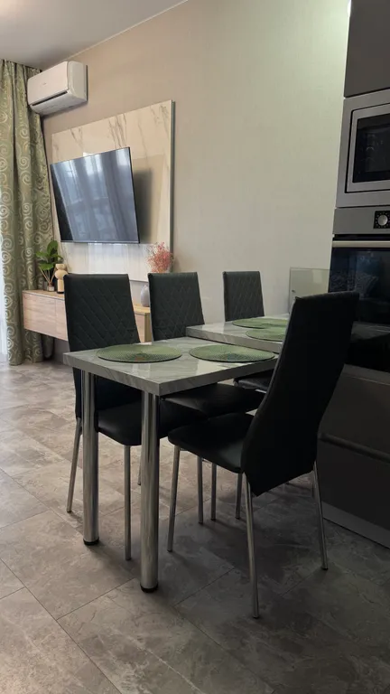 Уютная видовая современная квартира