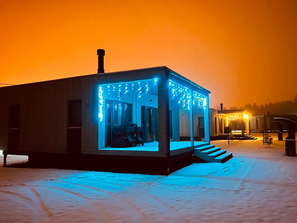 Новый комфортабельный дом для отдыха на берегу лесного озера