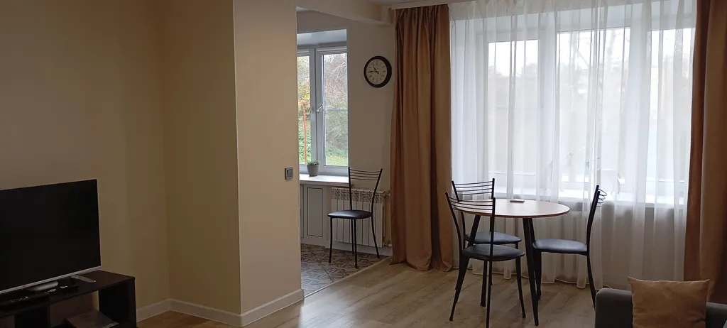 Уютная квартира на набережной Федоровского со знаменитыми закатами