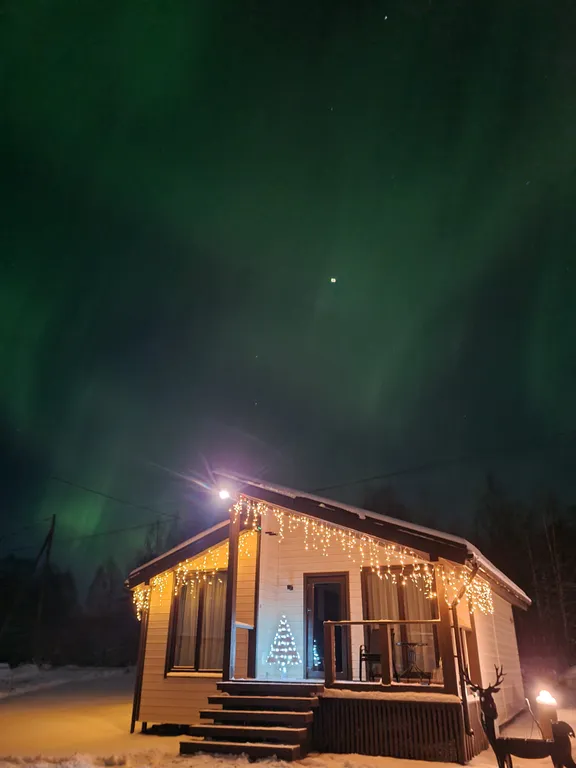 Домик у озера