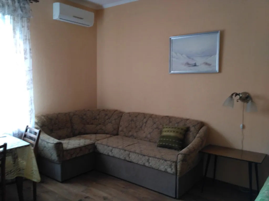 2-ком.кв-ра с уютным двориком с видом на море