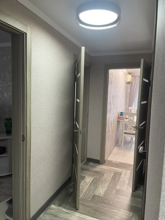 Современная квартира двухкомнатная в центре