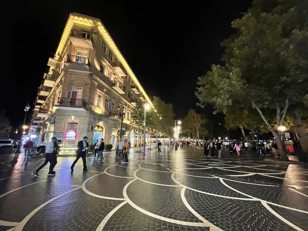 Площадь фонтанов - сердце центра Баку