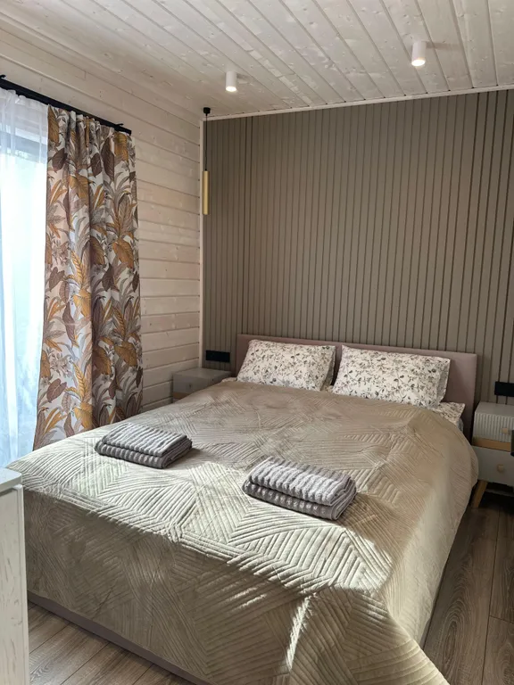 Коттедж Отдельностоящий дом с верандой и видом на озеро — Мичуринское