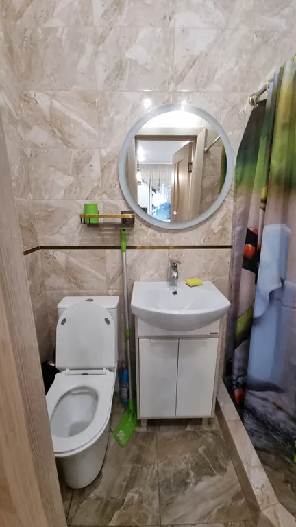 Коттедж с шикарной видовой террасой и шезлонгами