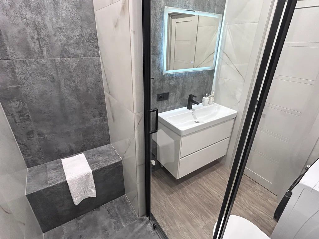 Современная студия с террасой