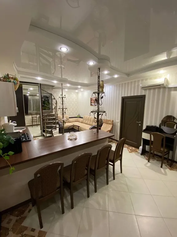 Квартира с бильярдом