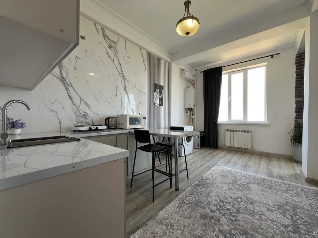 Квартира с шикарным видом на море и аллею