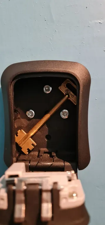 Двушка во дворе Следственного комитета