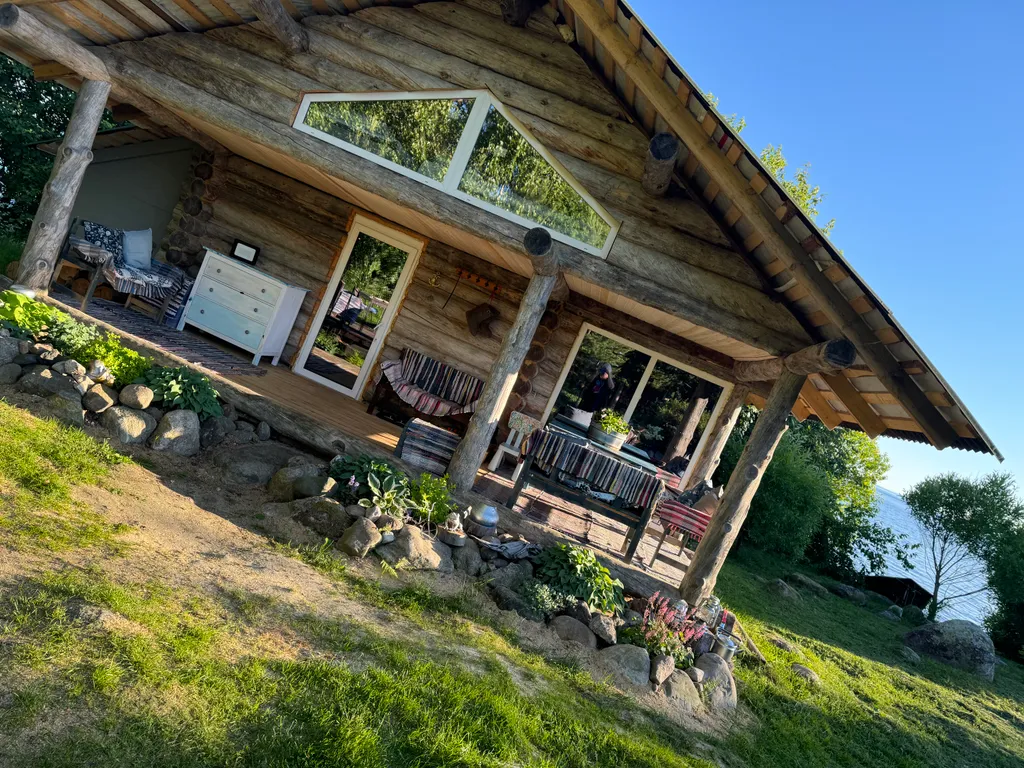 Озерный домик на Онего