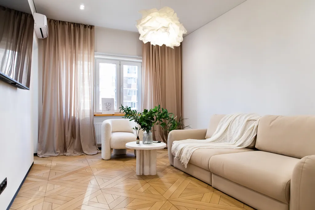 Стильная двухкомнатная квартира у моря