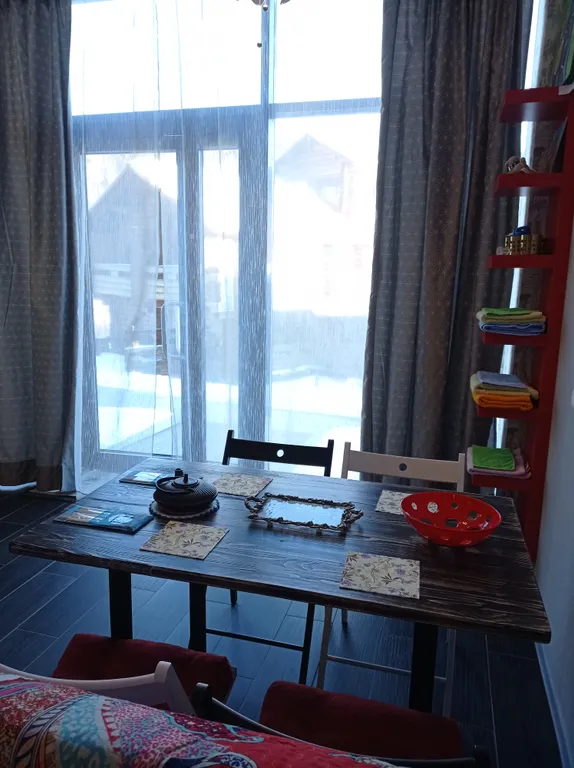 Студия - лофт с панорамным видом в центре Листвянки