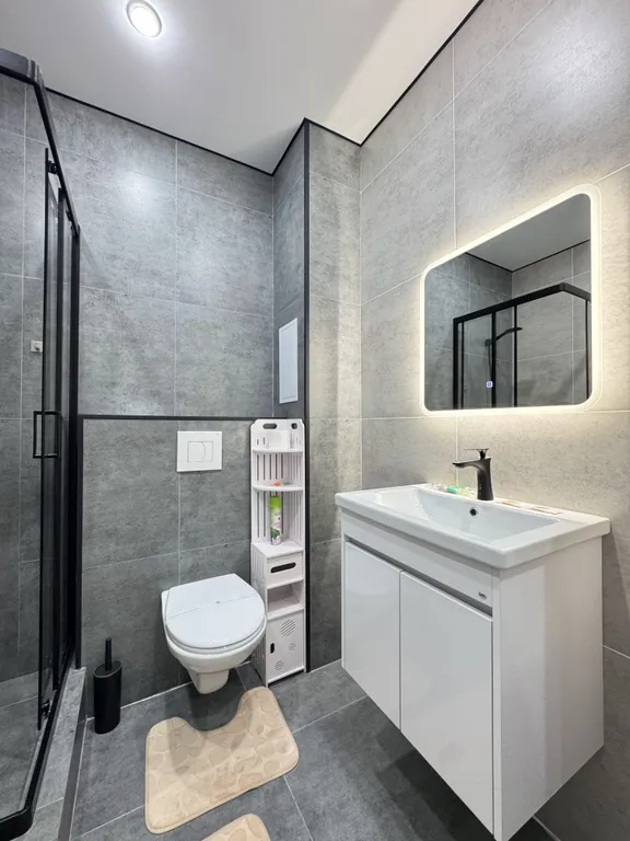 Евродвухкомнатная квартира с дизайнерским ремонтом