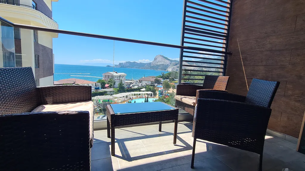 Двухкомнатные апартаменты в апарт-комплексе Атлас с видом на море