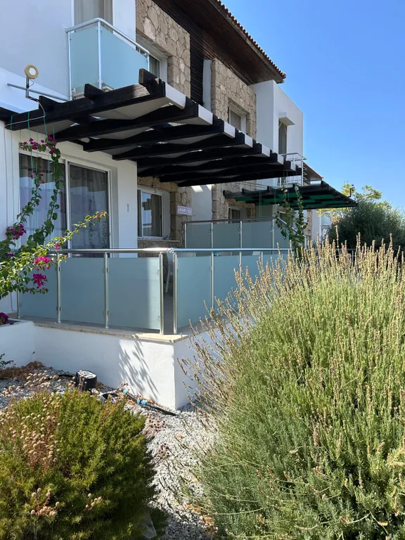 Уютная квартира на берегу моря с видом на горы