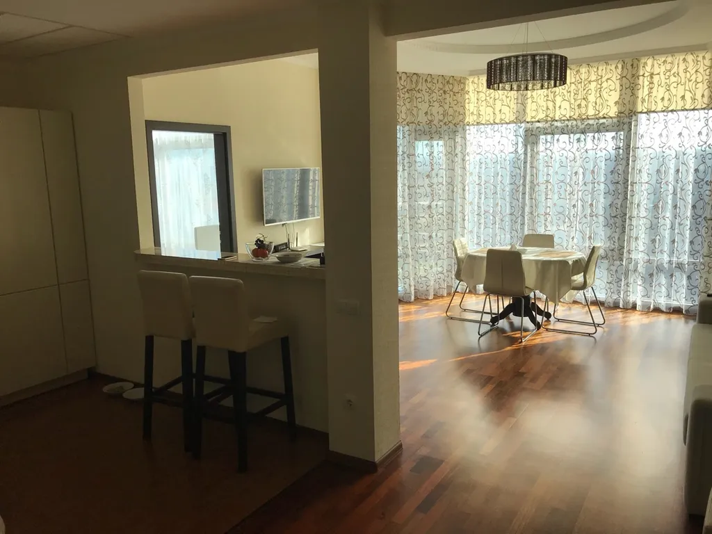 Апартаменты на первой линии моря с  бассейном и со своим пляжем у моря