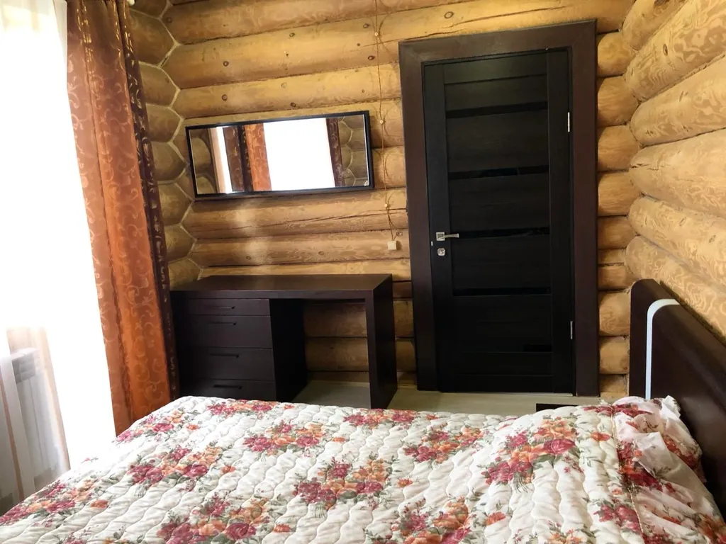 Большой дом с русской баней на дровах и чаном в Зелёном городе