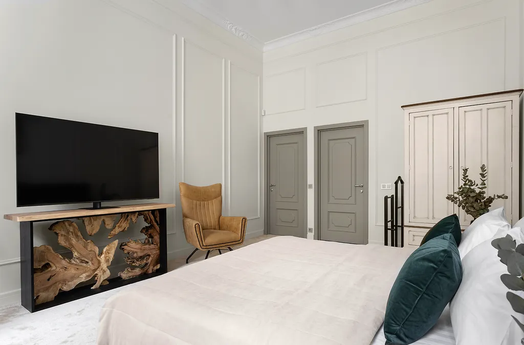 Дизайнеpские апартаменты с балконом