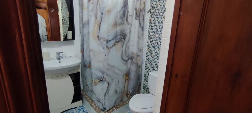 Квартира Квартира Большой и солнечный номер на втором этаже со своей кухней — Геленджик